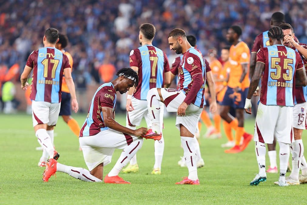 Trabzonspor-Başakşehir Maçında Erken Goller ve VAR Tartışmaları: Durum 1-1