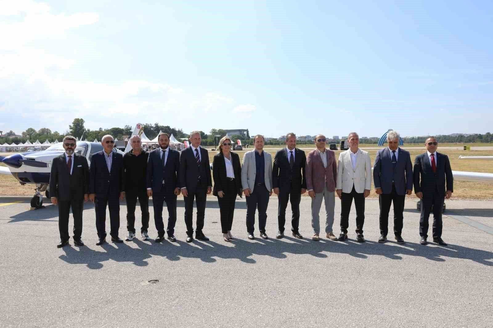Bursa'da 30 Ağustos Zafer Bayramı Havacılık Şöleni ile Kutlandı