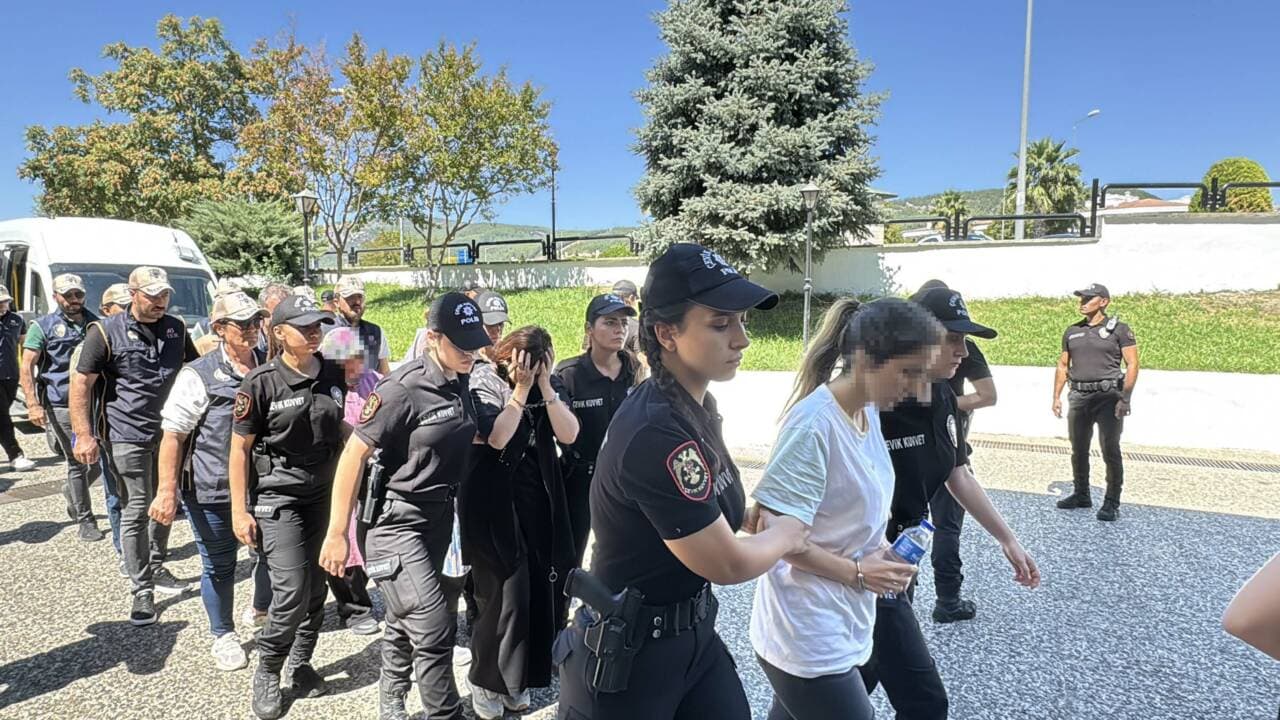 FETÖ Soruşturmasında Yeni Gelişme: Burkay Karatepe ile Bağlantılı 10 Şüpheli Adliyeye Sevk Edildi