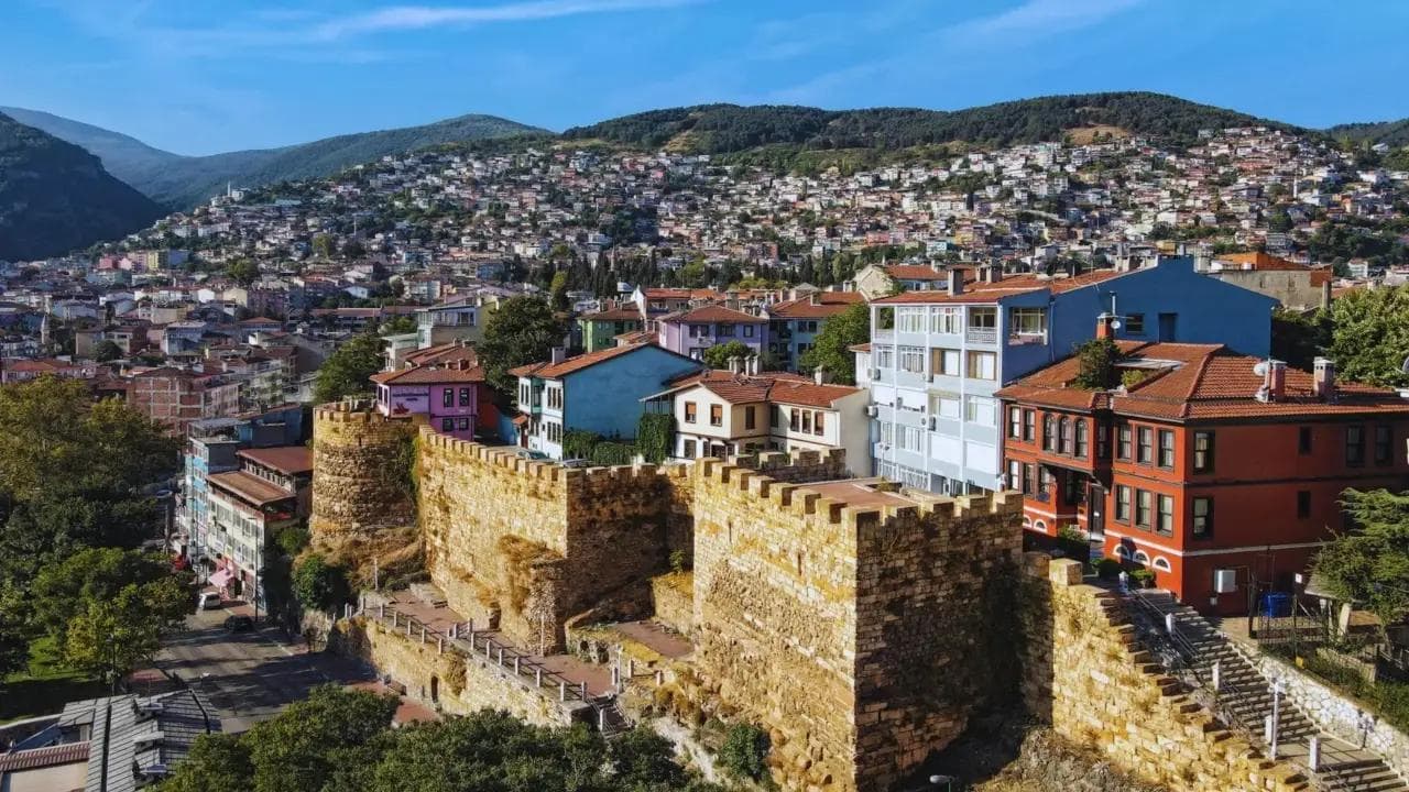 MHP Bursa'dan 100 Binlik Plan İçin 'Türk Şehri' Vurgusu: Yeşil Metropol Revize Edildi