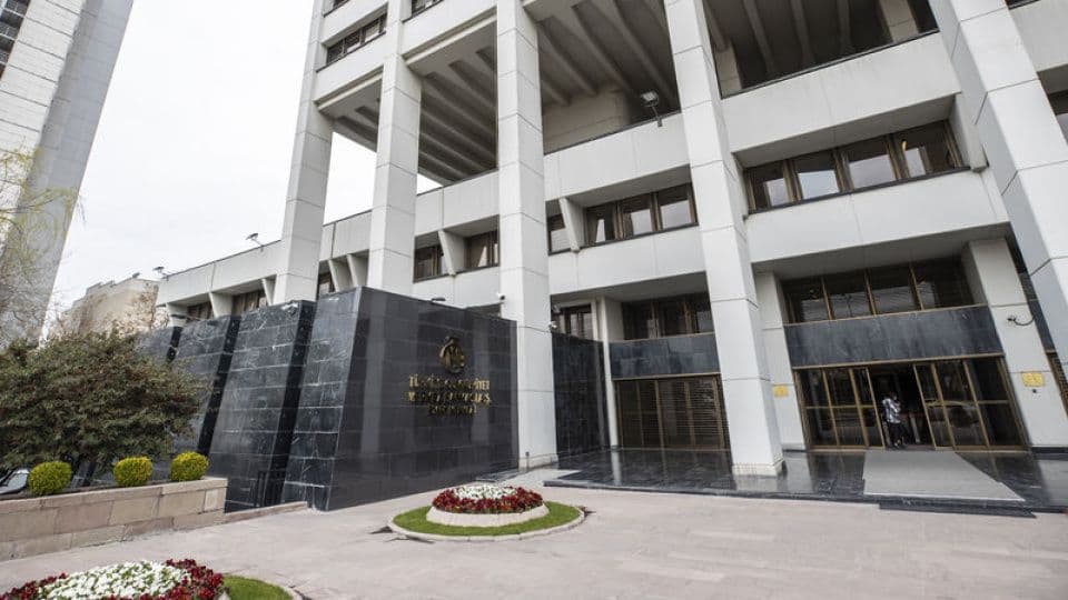 Türkiye Cumhuriyet Merkez Bankası (TCMB) binası dışarıdan görünümü.