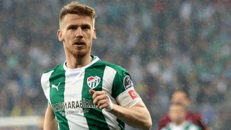 Bursaspor'un Efsanevi Futbolcusu Sadri Aziz Son Yolculuğuna Uğurlanıyor