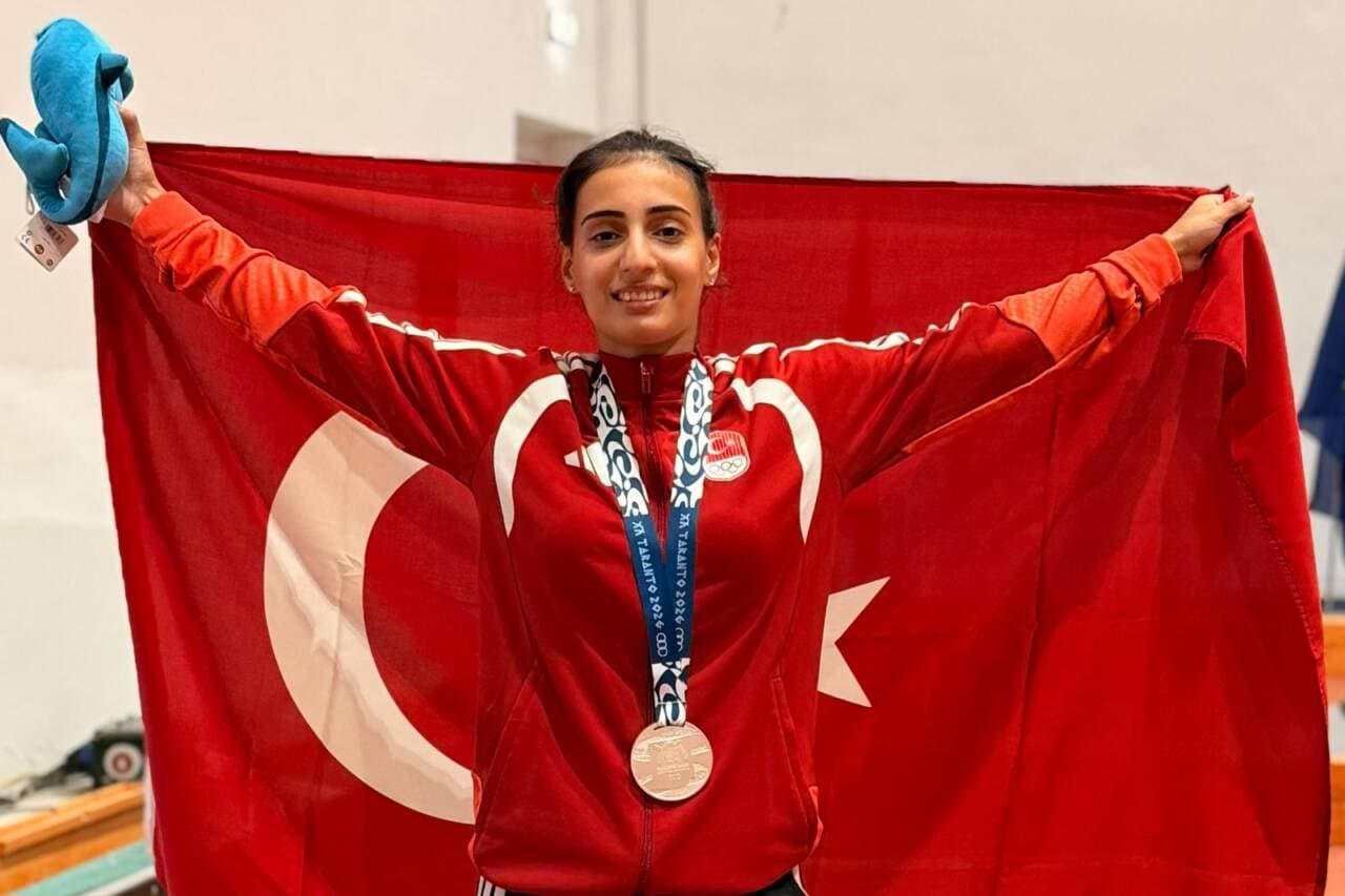 Bursa Büyükşehir Belediyesporlu Mine Türker, Akdeniz Oyunları'nda Gümüş Madalya Kazandı