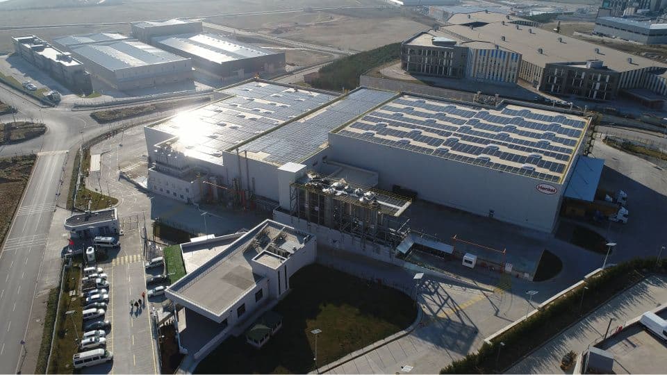 Henkel'in Kocaeli Fabrikası Karbon Nötr Üretime Geçti: Türkiye'deki Tüm Tesisler Sıfır Emisyonlu Oldu