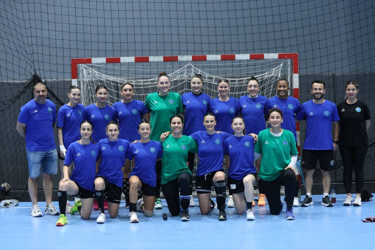 Şampiyon Bursa Büyükşehir Kadın Hentbol Takımı Yeni Sezon Kadrosunu Şekillendirdi
