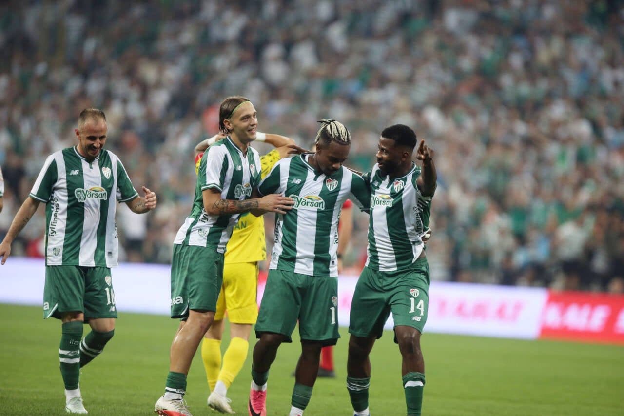 Bursaspor, Batman Petrolspor Deplasmanında Kritik Mücadeleye Hazırlanıyor