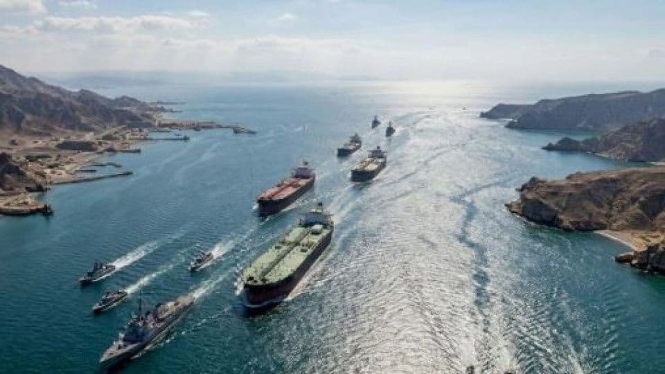 ABD Abluka Duyurusuna Rağmen Çin Gemisi Hürmüz Boğazı'ndan Geçti