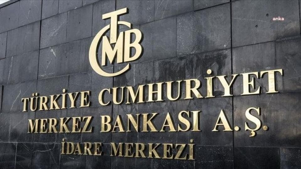 Türkiye Cumhuriyet Merkez Bankası (TCMB) binası tabelası, rezerv düşüşü haberi.