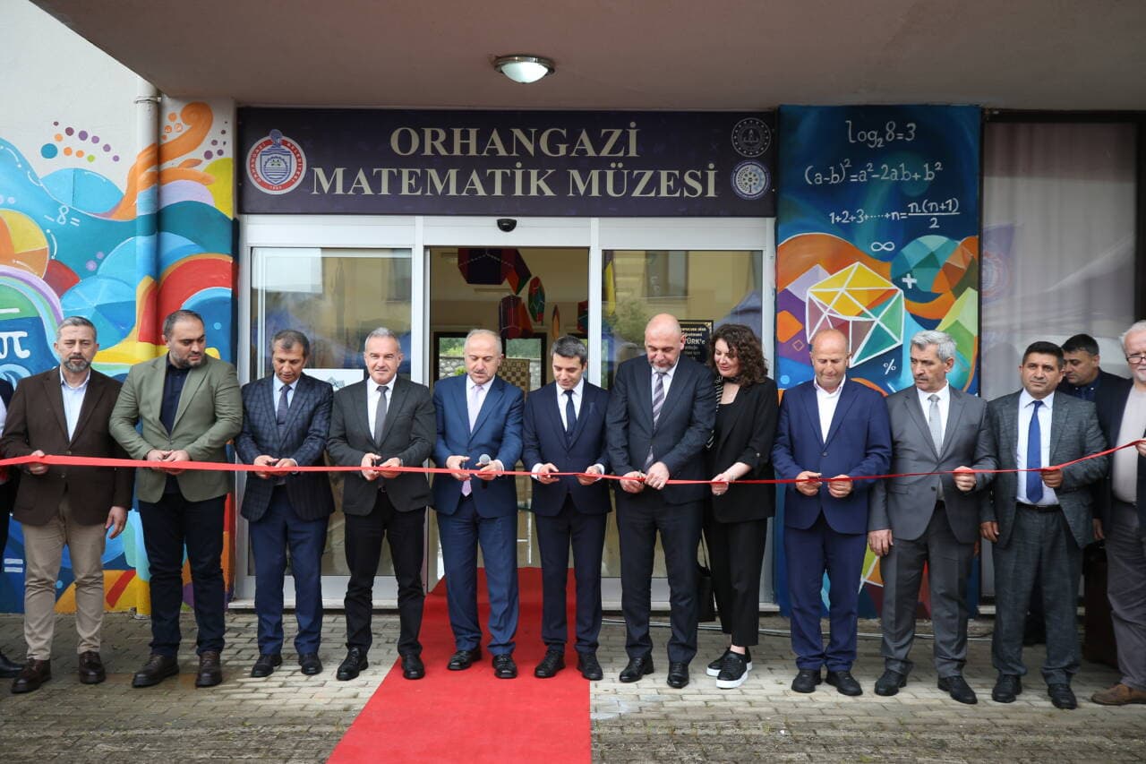 Bursa Orhangazi'de Matematik Müzesi Açıldı: Öğrencilere Somut Matematik Deneyimi