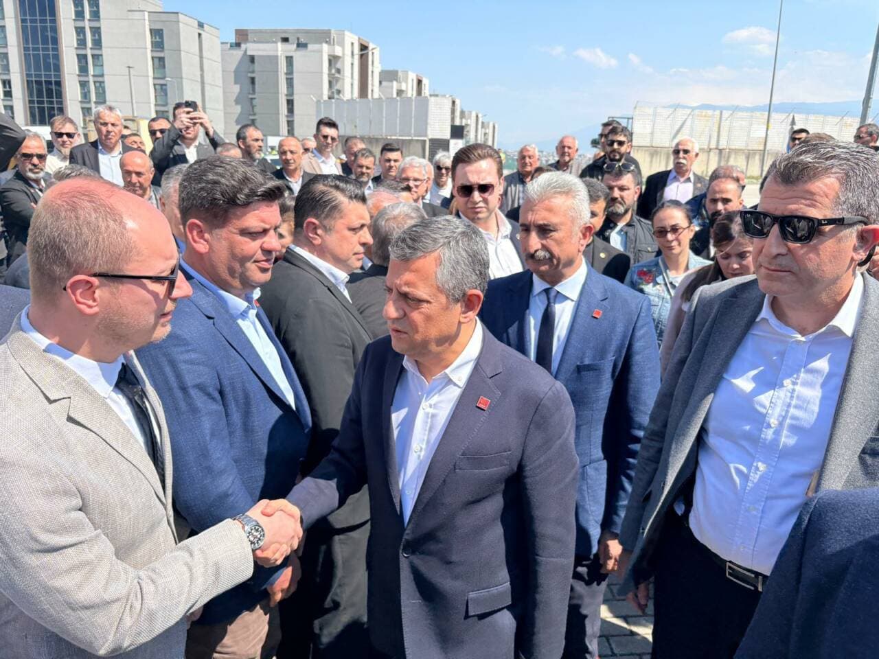 CHP Lideri Özgür Özel, Bursa'da Mustafa Bozbey'i Cezaevinde Ziyaret Etti