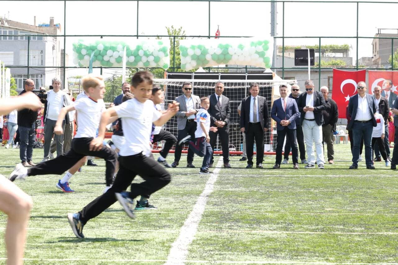 Osmangazi'de Çocuk Olimpiyatları: Yüzlerce öğrenci madalya için yarıştı