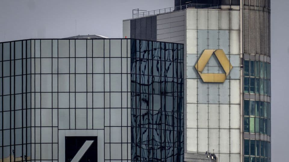Commerzbank logosu ve binası