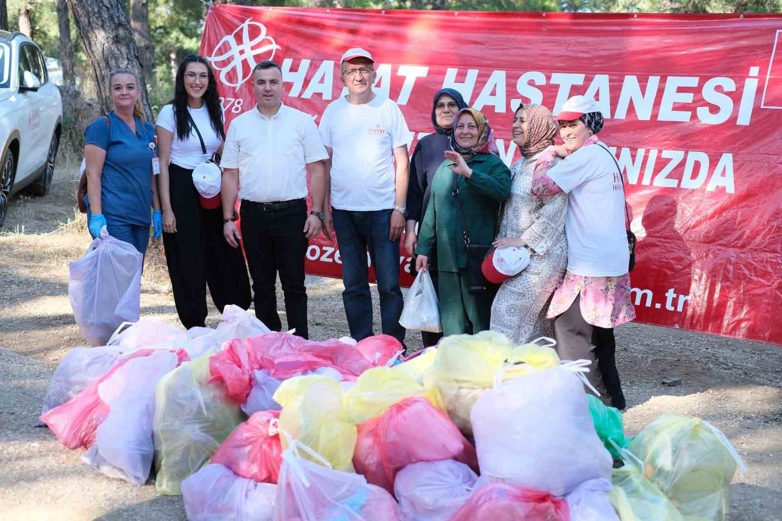 Hayat Hastanesi Sağlıkçıları Çevre İçin Seferber Oldu: Anlamlı Temizlik Kampanyası