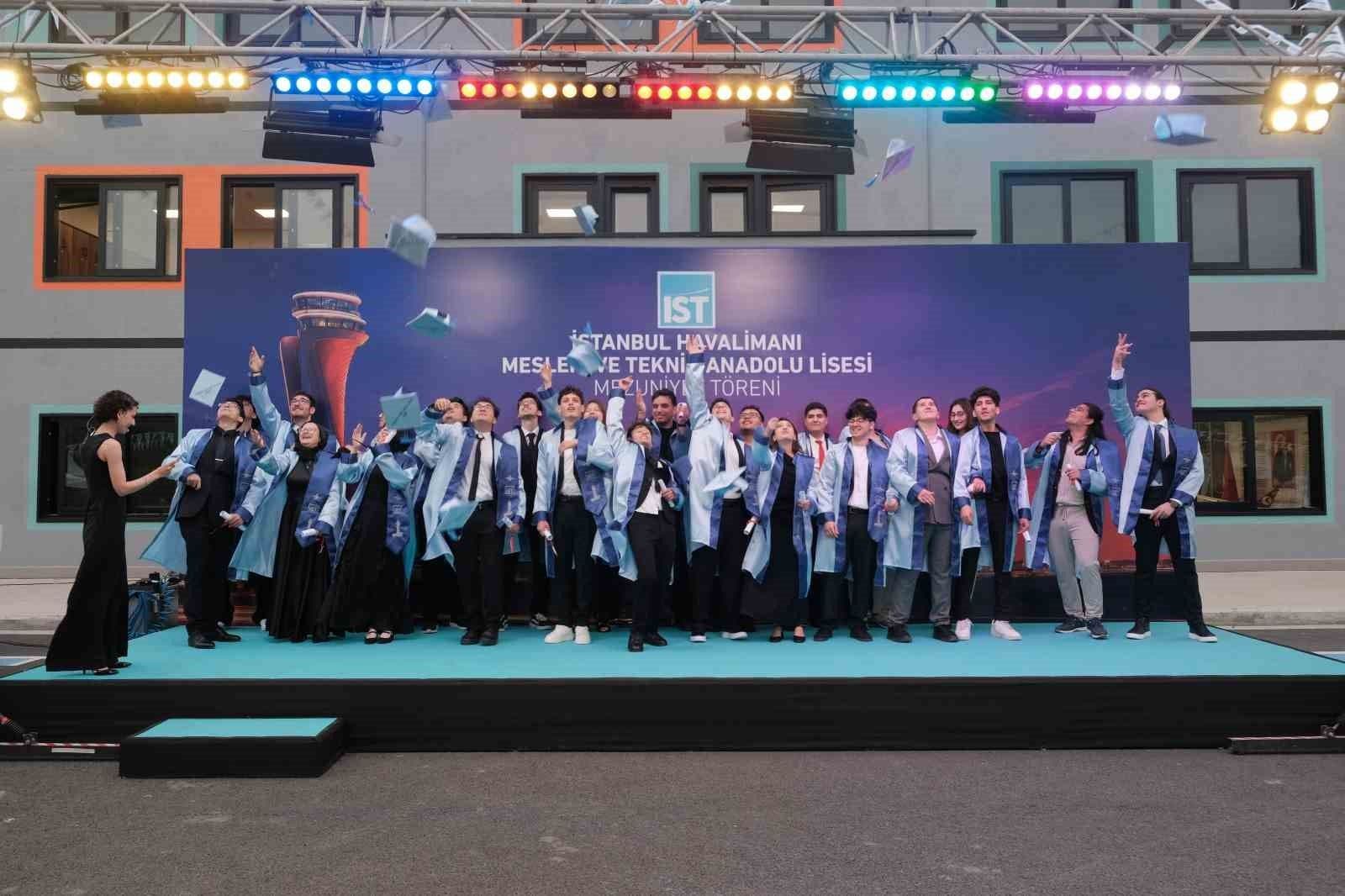 İstanbul Havalimanı Mesleki ve Teknik Anadolu Lisesi İlk Mezunlarını Verdi