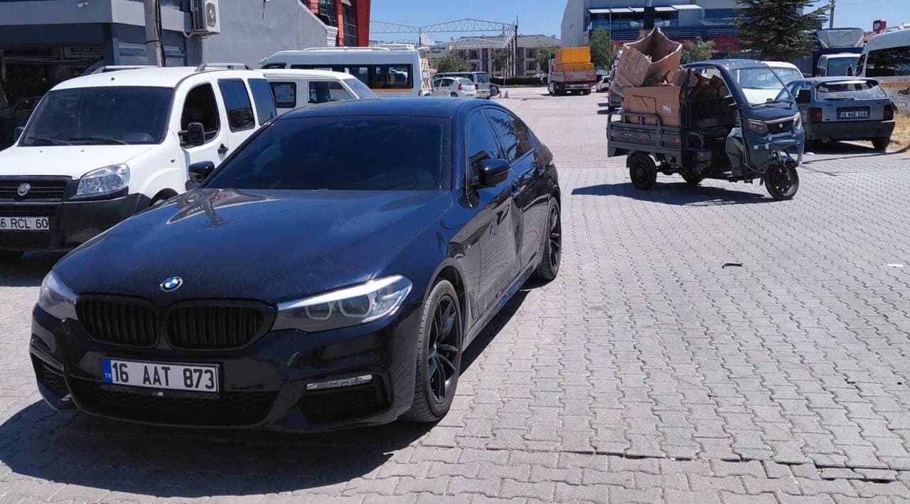 Bursa İnegöl'de otomobil ve triportör çarpışması, kaza yapan araçlar