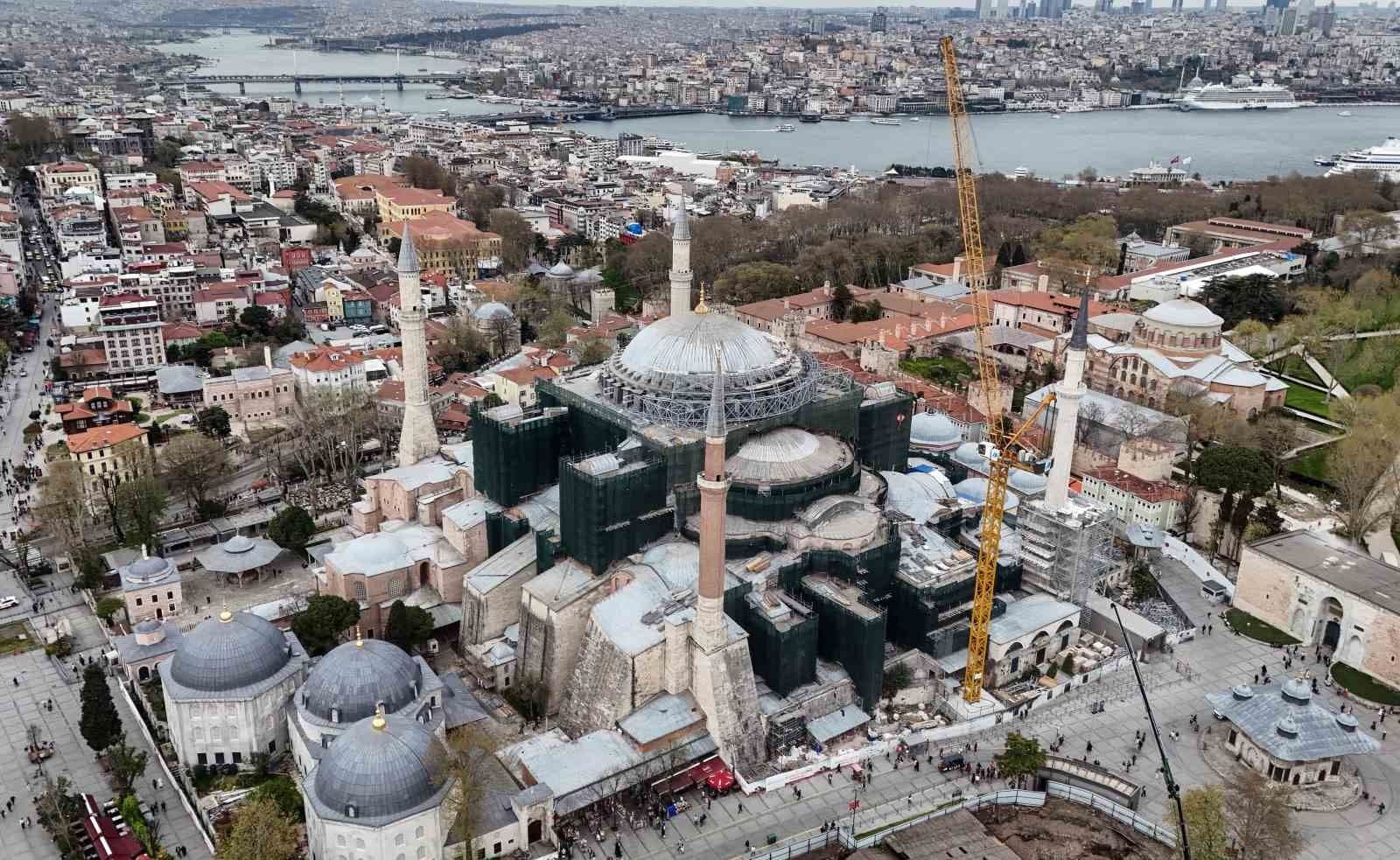 Ayasofya'da Kapsamlı Restorasyon: Ana Kubbe Koruma Altına Alındı