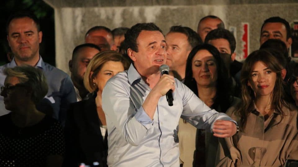 Kosova'da Erken Genel Seçimleri Başbakan Kurti'nin Partisi Vetevendosje Kazandı