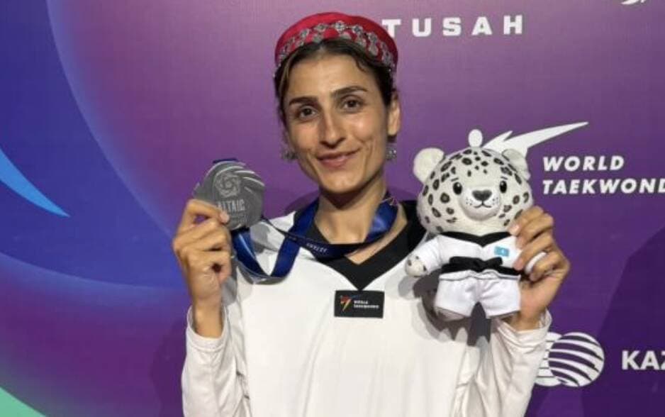 Bursalı Milli Tekvandocu Hatice Kübra İlgün'den Olimpiyat Yolunda Çifte Madalya