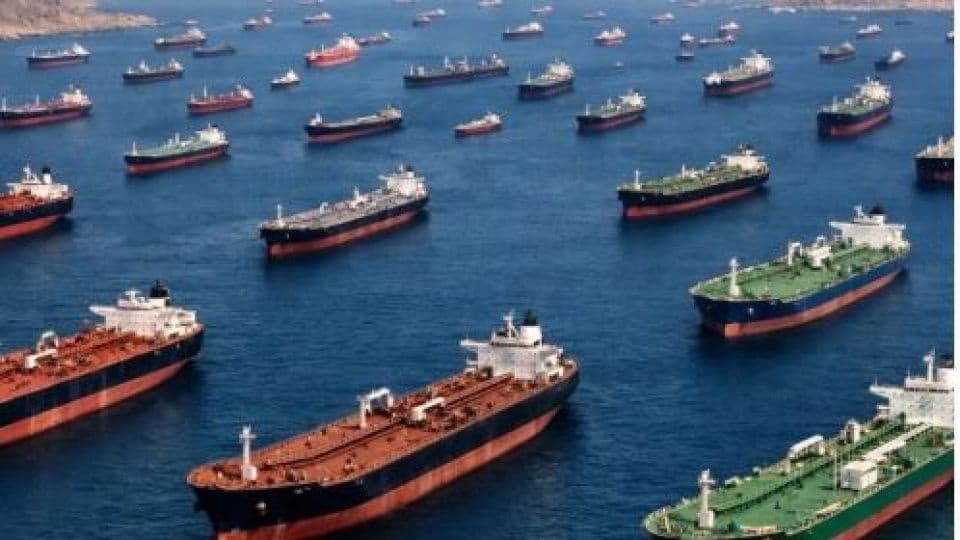 Hürmüz Boğazı'nda seyreden çok sayıda petrol tankeri