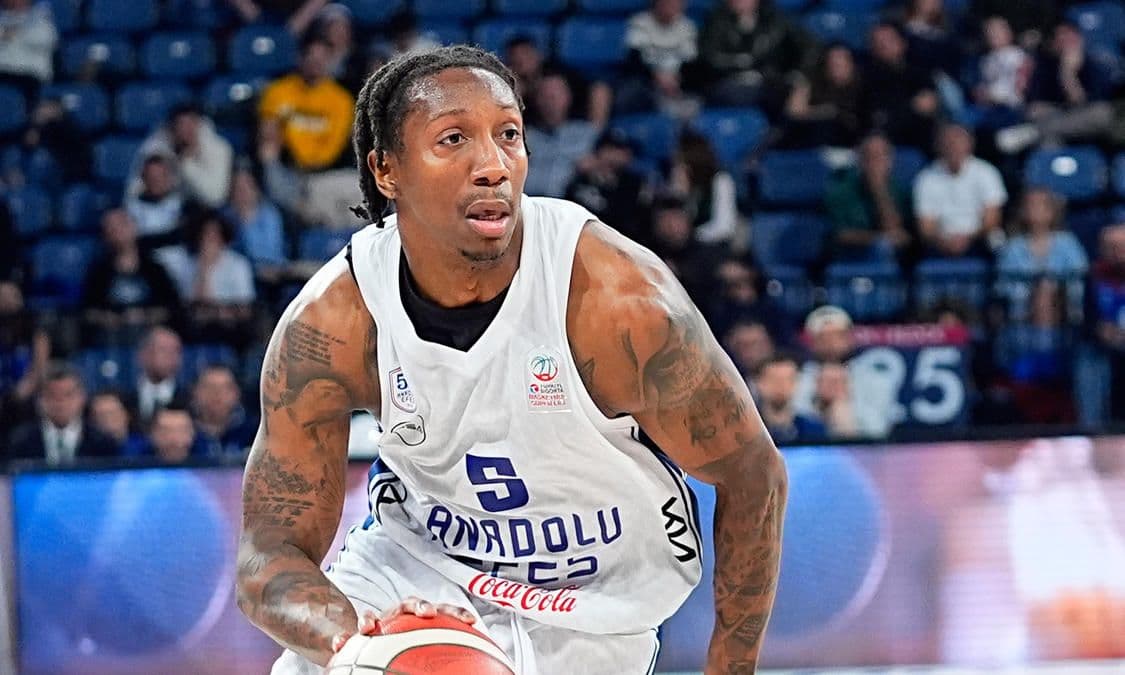 Anadolu Efes'te Saben Lee ile yollar ayrıldı