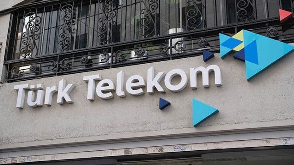 Türk Telekom logosu ve binası
