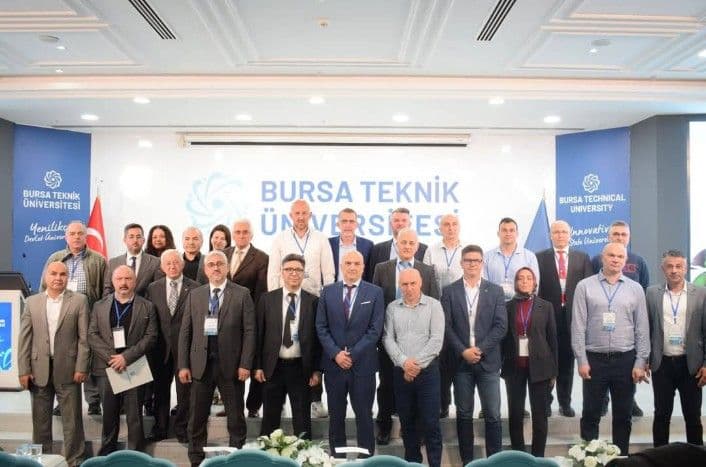 Bursa Teknik Üniversitesi'nde kestane ağaçları canlandırma çalıştayı katılımcıları