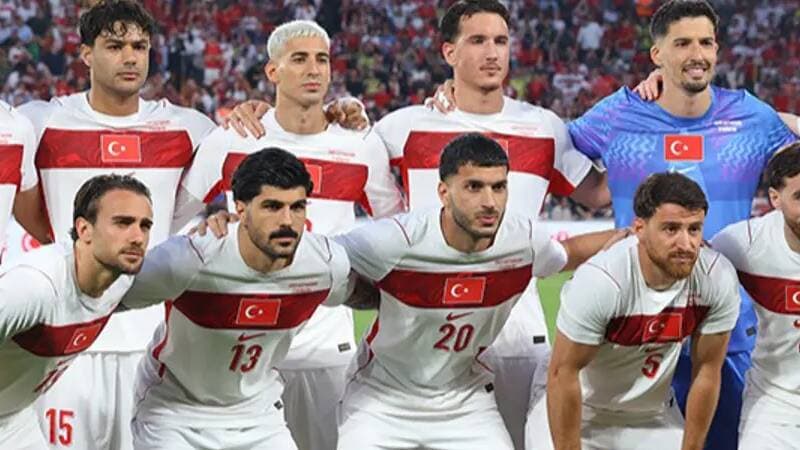 A Milli Takım'da Eren Elmalı Sakatlandı: Tedbir Amaçlı Hastaneye Götürüldü