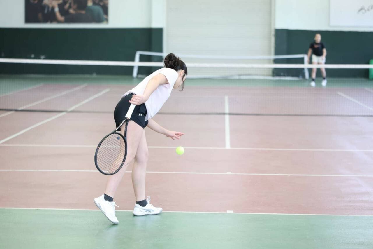 Bursa'da 19 Mayıs Tenis Turnuvası Başladı: Genç Sporcular Kupa İçin Mücadele Ediyor