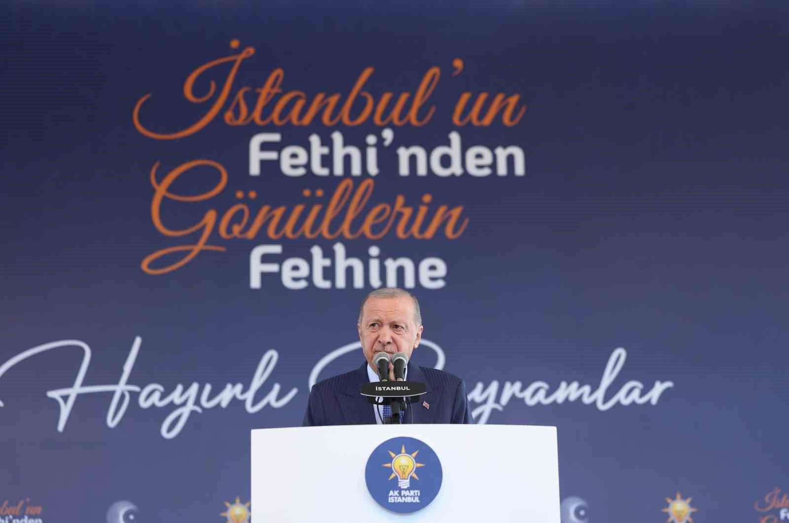 Erdoğan'dan Fetih Yıl Dönümü Mesajı: "'Zulüm 1453'te Başladı' Diyenlerin Altından Karanlık Yüzler Çıkar"