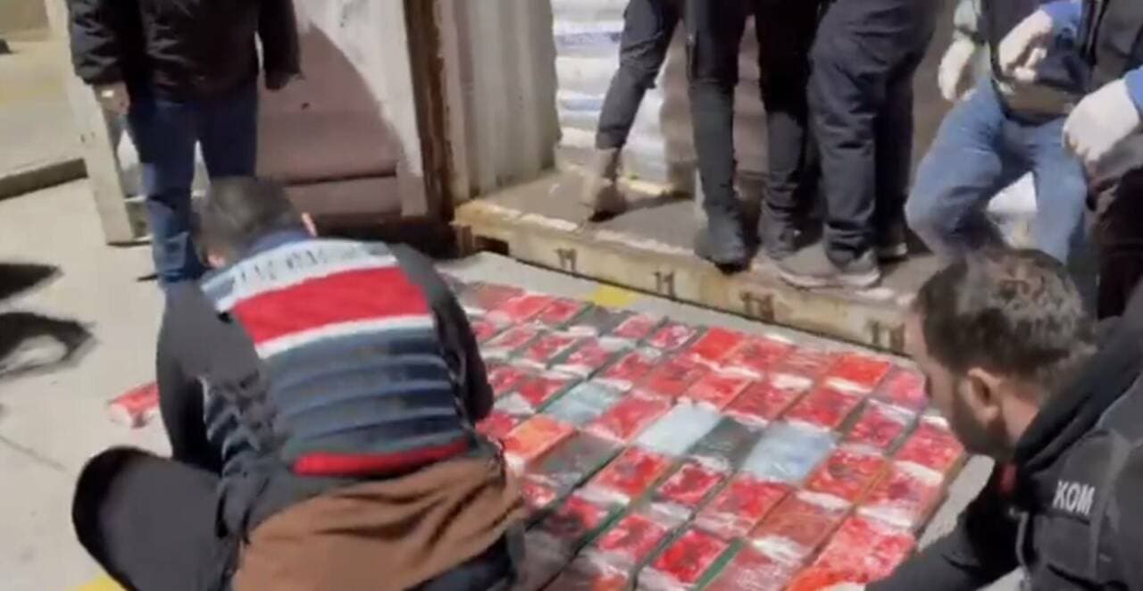 İstanbul'da Dev Uyuşturucu Operasyonu: 500 Milyon Liralık Kokain Ele Geçirildi