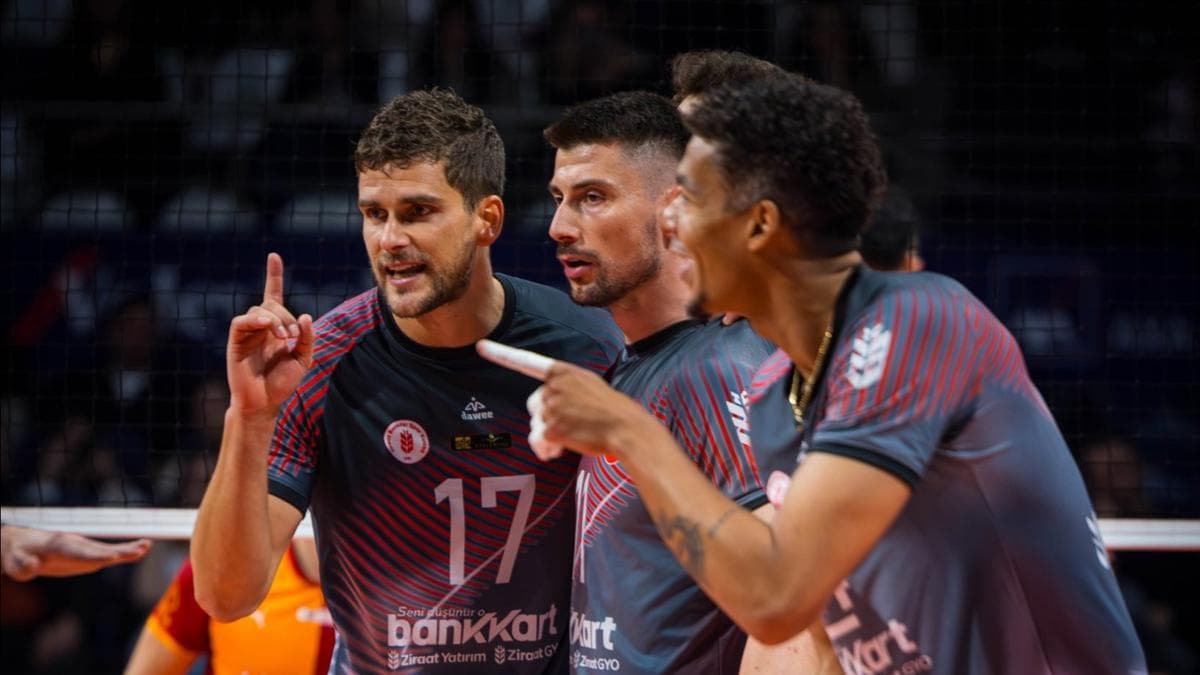 Ziraat Bankkart voleybolcuları CEV Şampiyonlar Ligi maçında