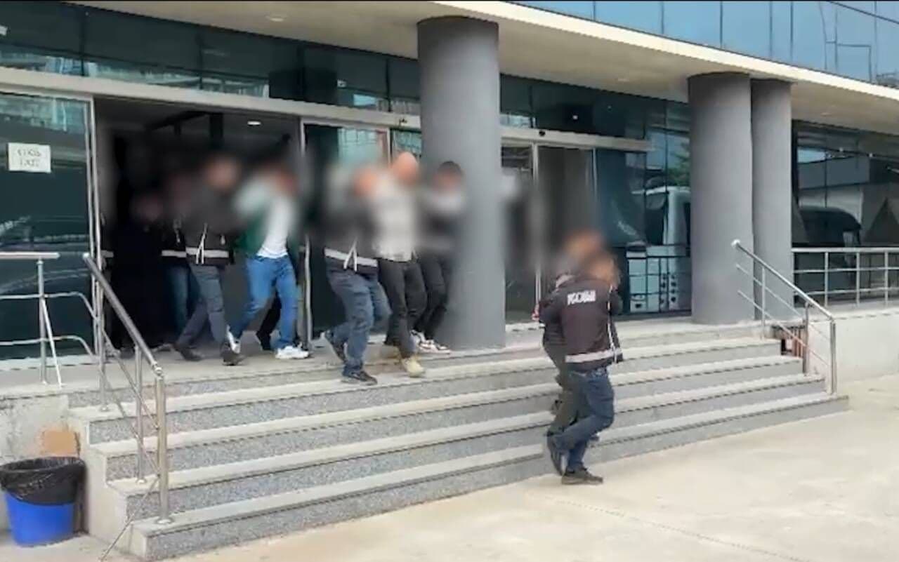 Bursa Gemlik'te İş İnsanlarına Zorla Çek İmzalatma Operasyonu: 6 Tutuklama