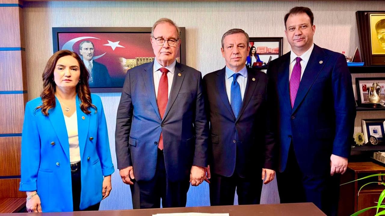 CHP, Toplumsal Uzlaşıyı Hedefleyen Çerçeve Kanun Teklifini İmzaladı