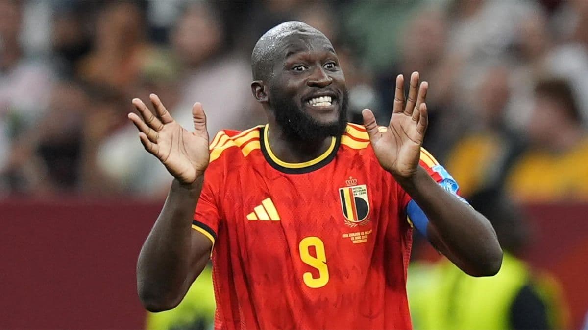Belçika'da Van Bommel dönemi: İlk antrenmanda Lukaku ile özel görüşme