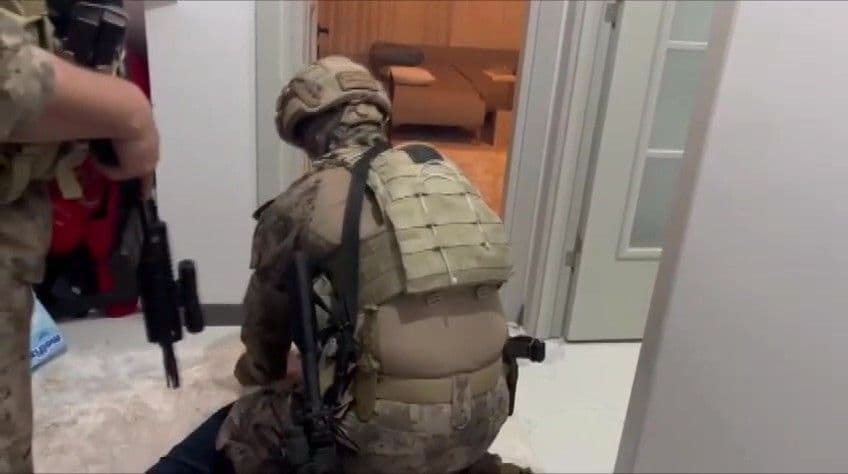 Kocaeli'de firari hükümlünün yakalandığı özel harekat operasyonundan bir an.