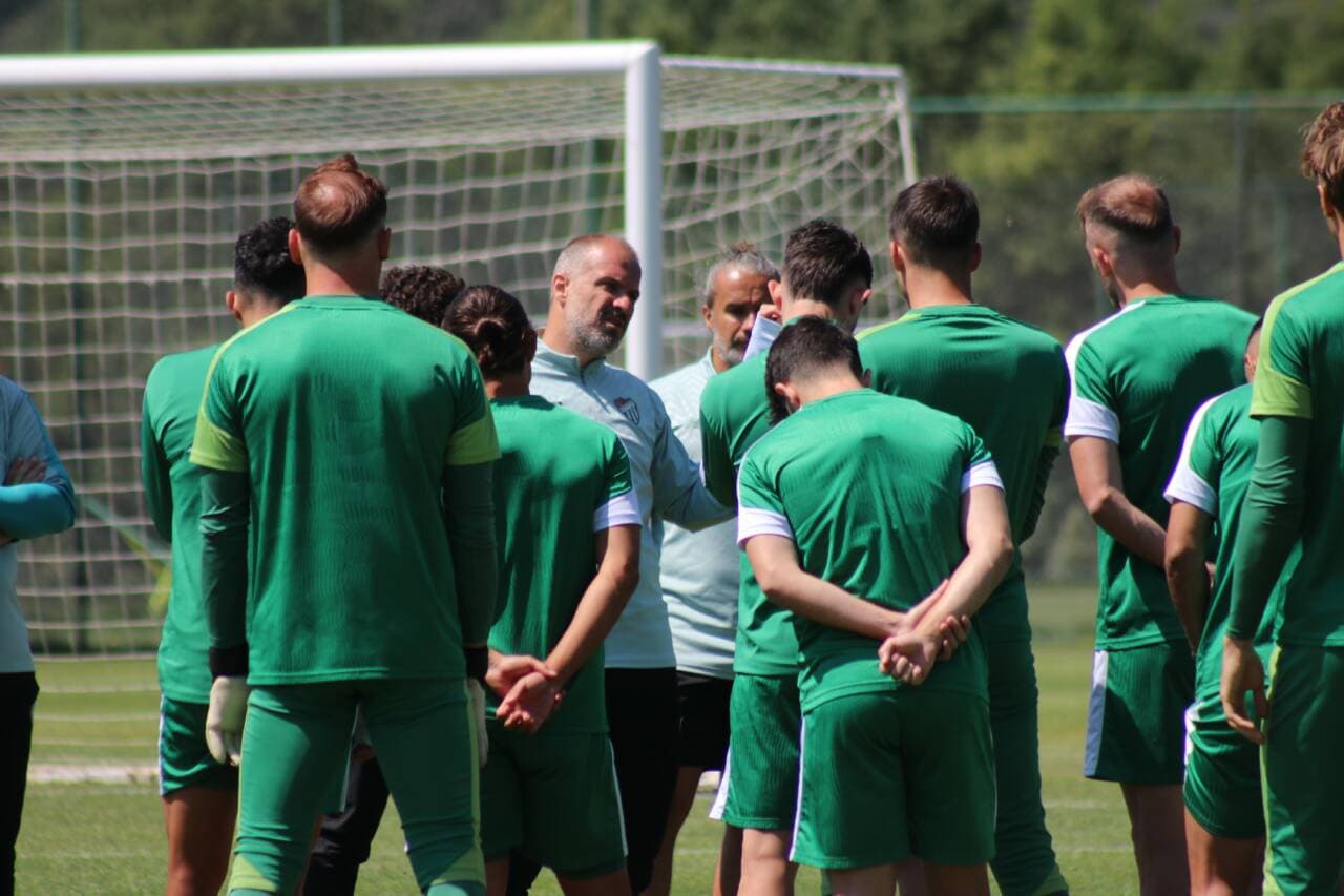 Bursaspor'dan Genç Oyunculara Bursa Kulüplerinden Kiralama Teklifi