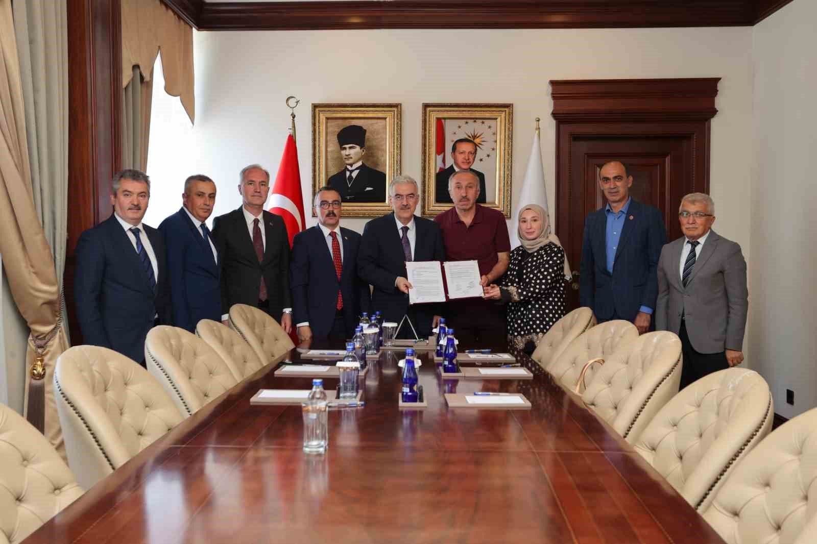 İnegöl'de Sağlık ve Eğitim İçin Önemli Bağış Protokolleri İmzalandı