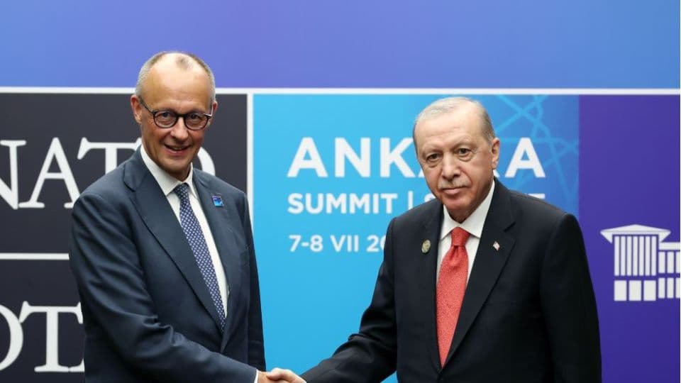 Cumhurbaşkanı Erdoğan, NATO Zirvesi'nde Almanya Başbakanı Merz ile Görüştü