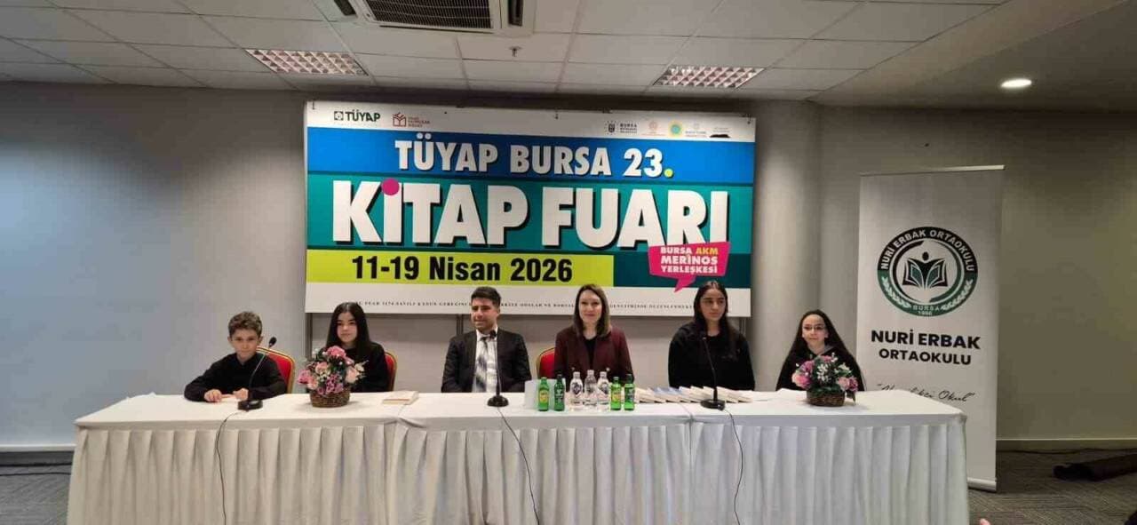Bursa'da Öğrencilerin 'Küçük Kalemler' Kitabı Okurlarla Buluştu