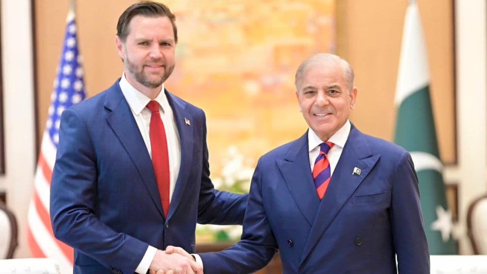 ABD Başkan Yardımcısı Vance ve Pakistan Başbakanı Şerif, İran Görüşmeleri Öncesi Bir Araya Geldi