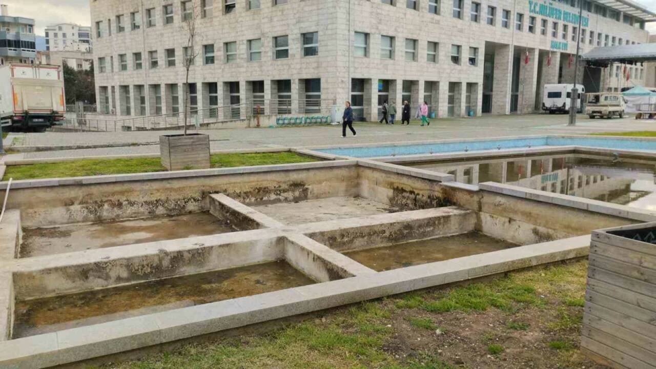 Nilüfer Belediyesi, Atıl Süs Havuzlarını Kent Bahçelerine Dönüştürüyor