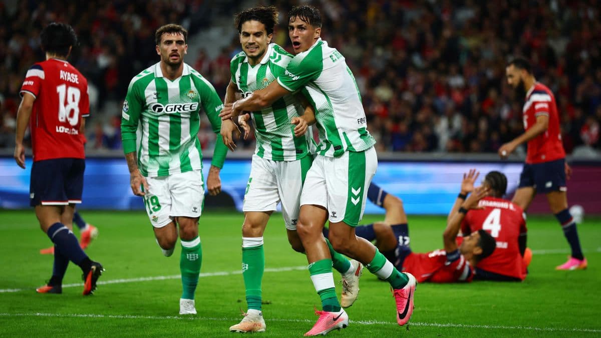 Real Betis'li futbolcuların gol sevinci, Lille maçı