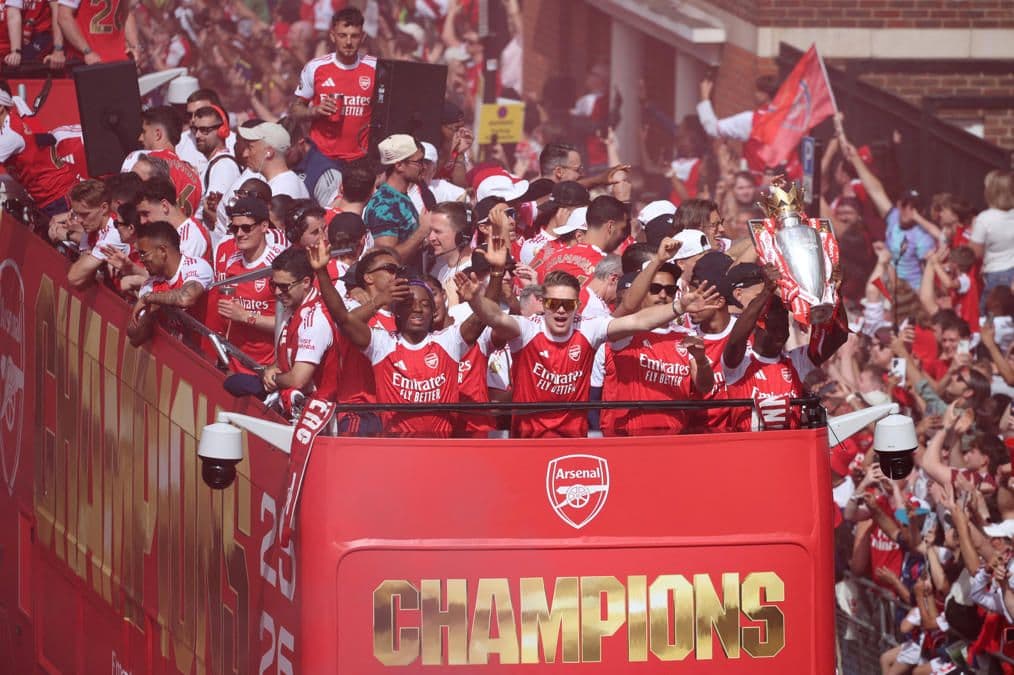 Arsenal, 22 Yıl Sonra Gelen Premier Lig Şampiyonluğunu Londra'da Kutladı