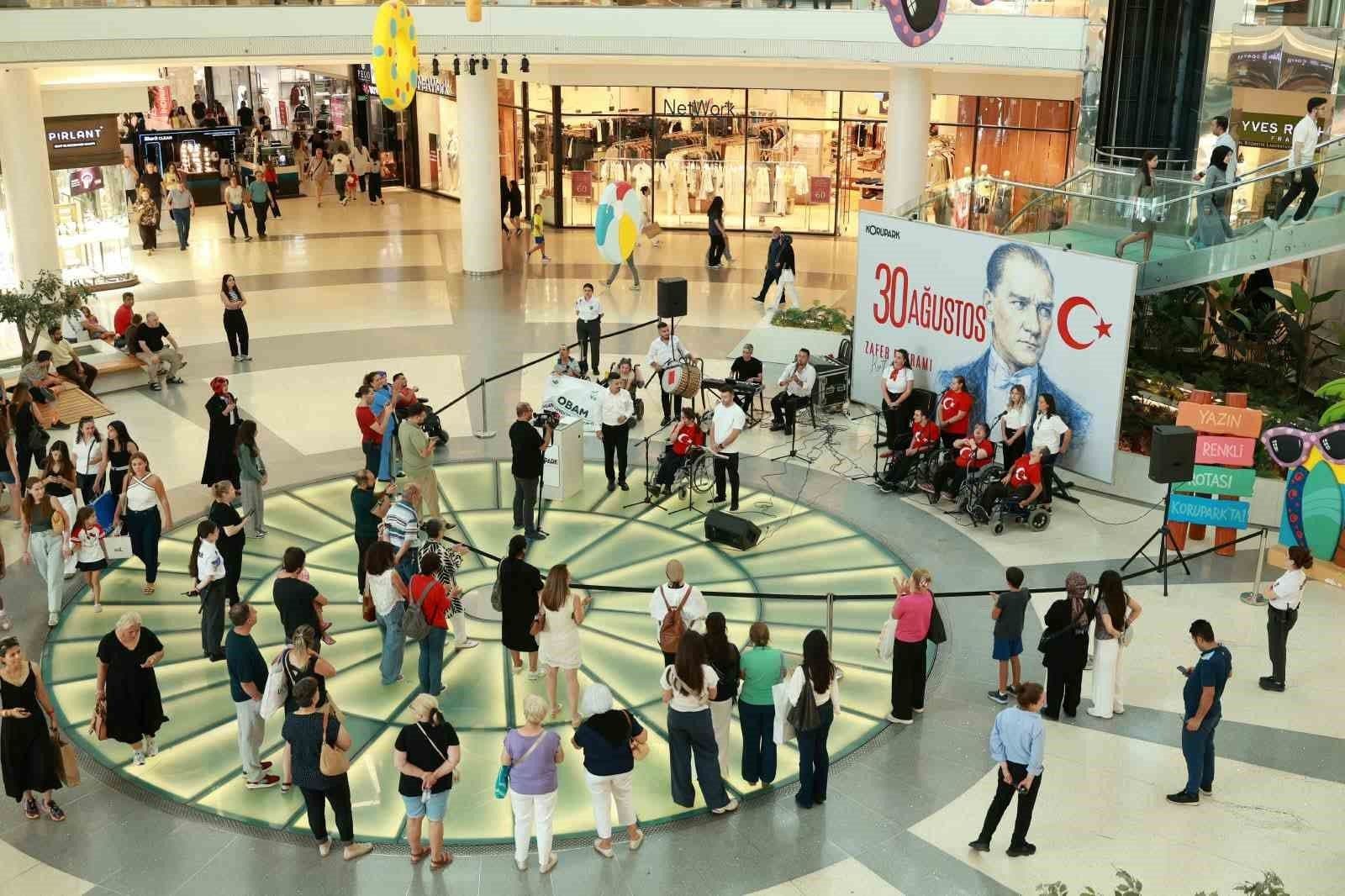 Bursa Osmangazi'de Özel Öğrencilerden Anlamlı 30 Ağustos Konseri