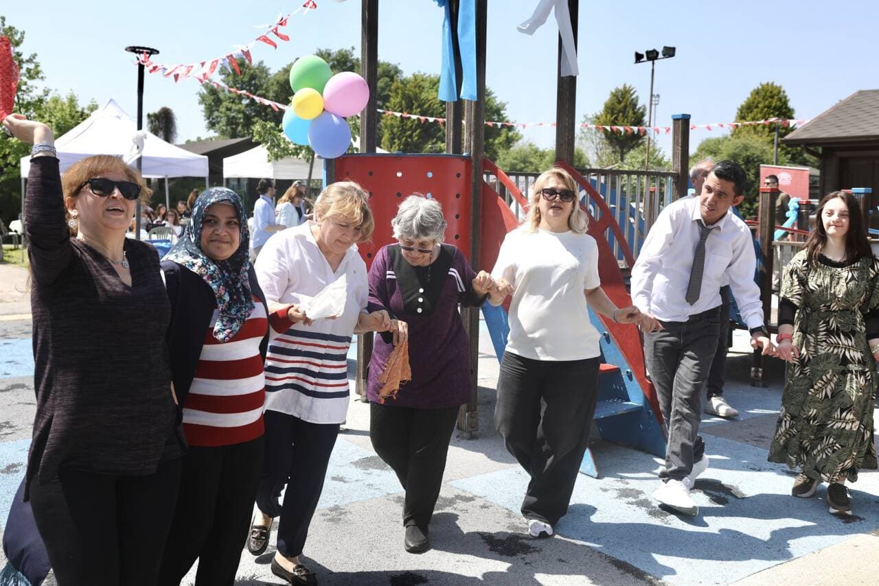 Başkan Özdemir, Nilüfer'de Anneler Günü'nü Engelliler Haftası Etkinliğiyle Kutladı