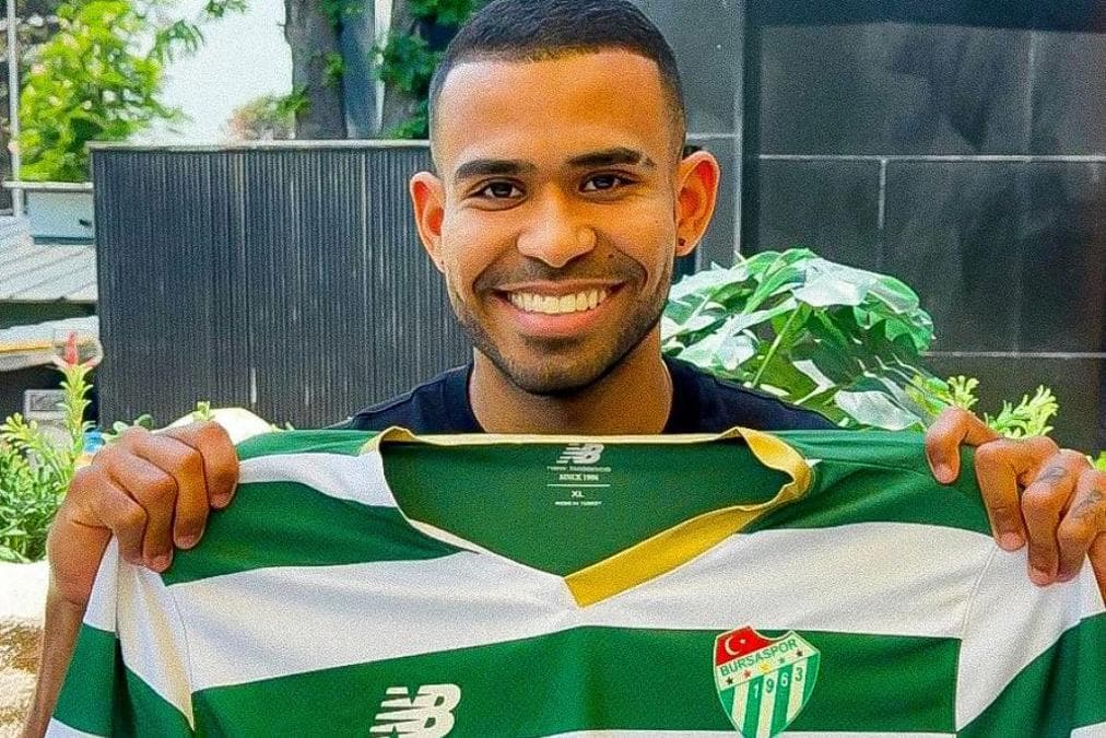 Bursaspor, Kolombiyalı Orta Saha Juergen Elitim'i Kadrosuna Kattı