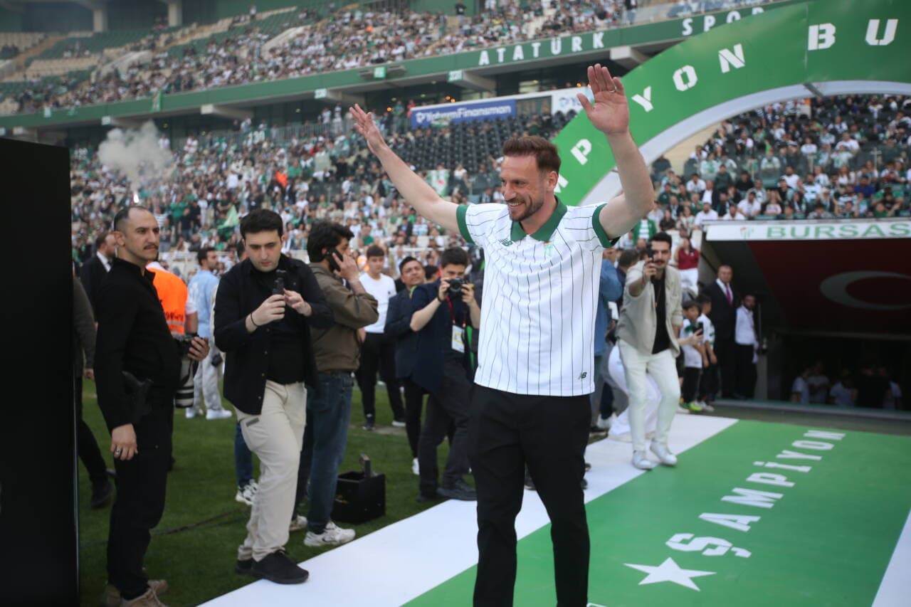 Bursaspor, Kaleci Anıl Atağ ile Sözleşme Yeniledi