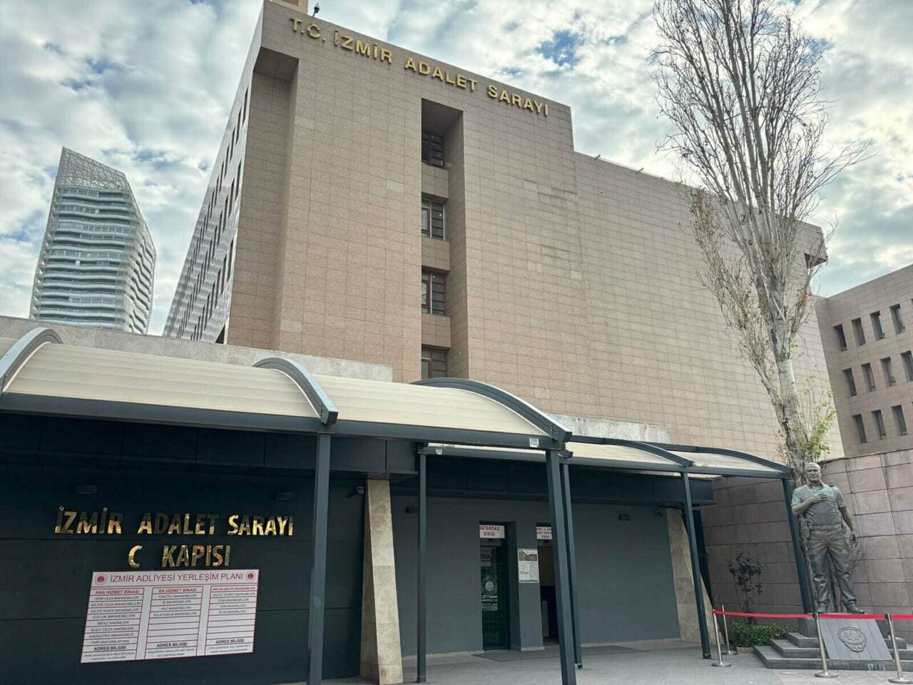 İzmir'deki Kentsel Dönüşüm Soruşturmasında 4 Gözaltı