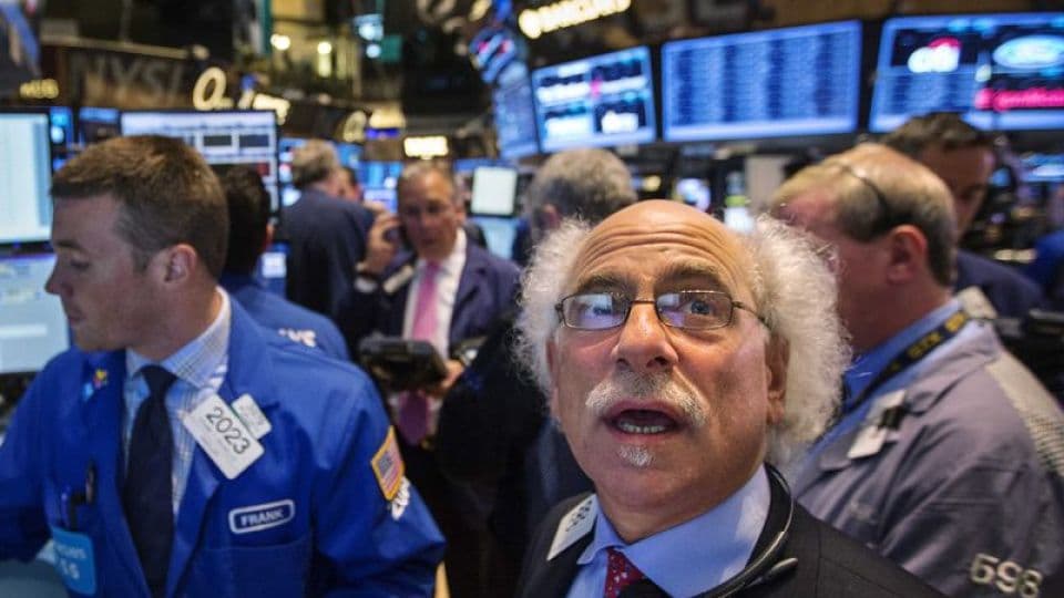 New York Borsası'nda işlem yapan yatırımcılar, finans piyasaları.