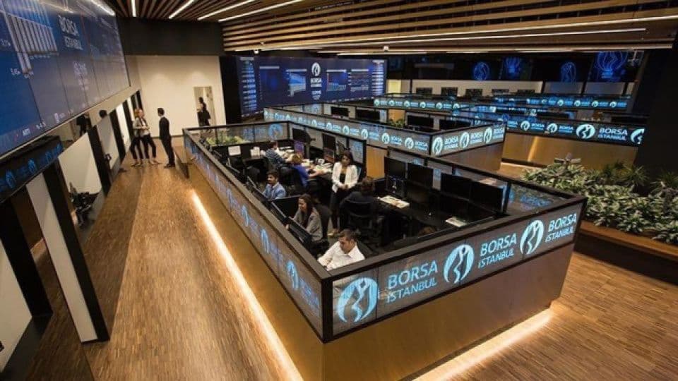 Borsa İstanbul işlem salonu ve çalışanlar.
